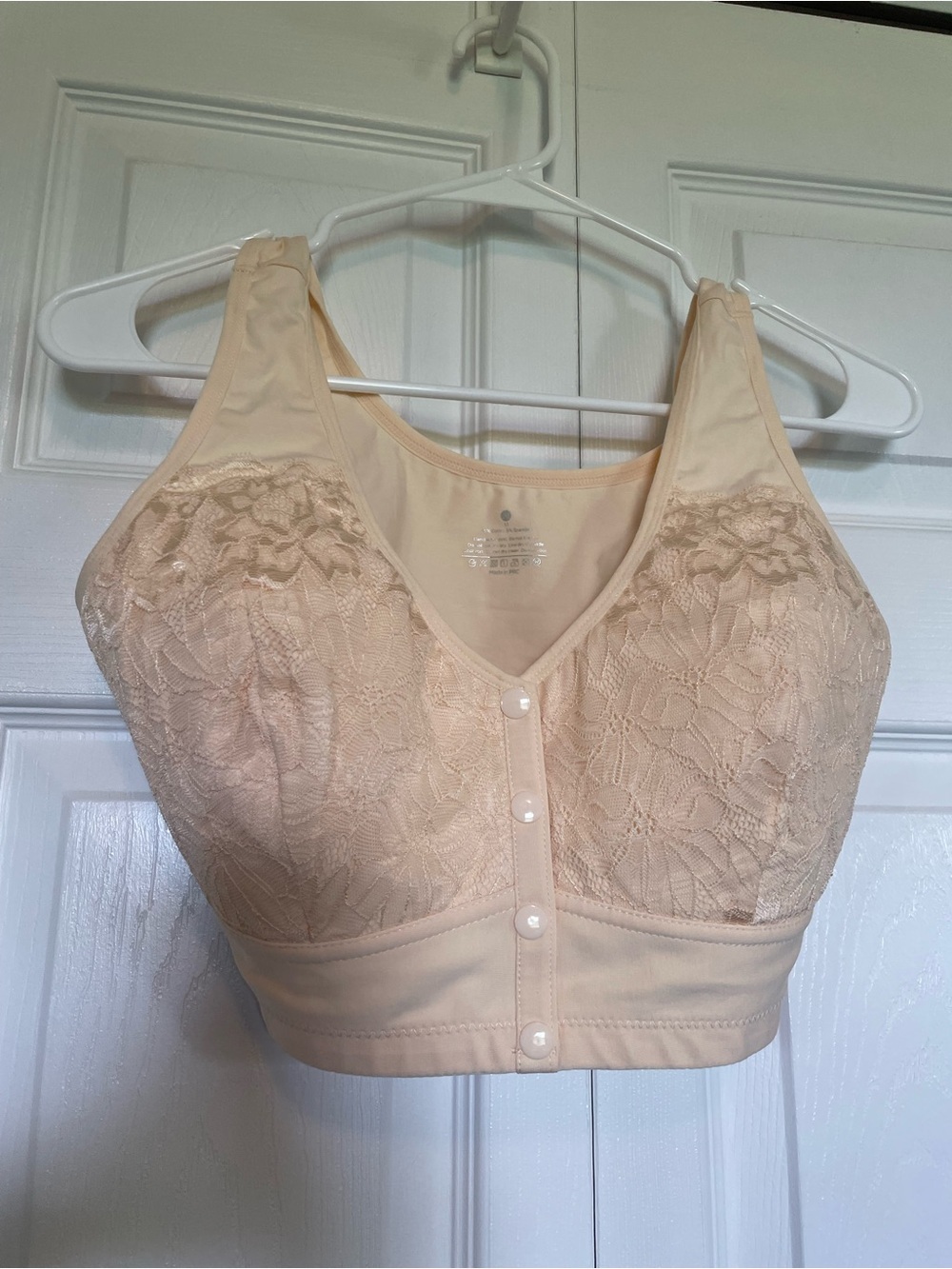 NWT Posy Bra Size 2XL Snap Front Creamy Peach w/lace overlay on cups New